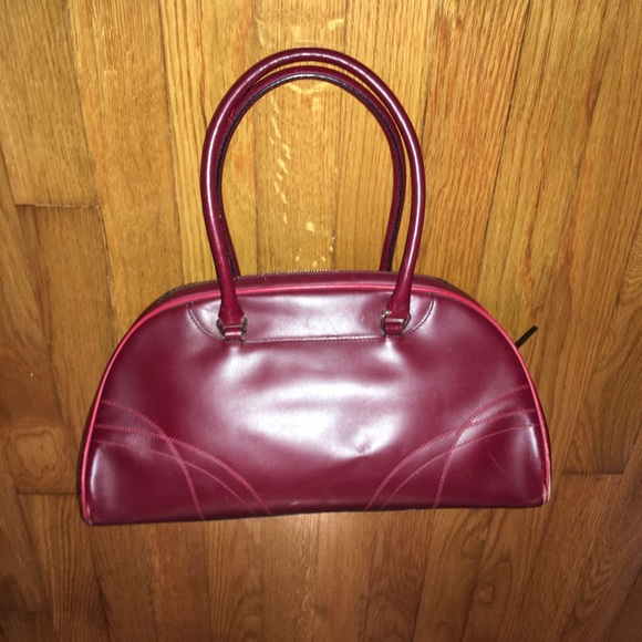 Crimson Prada bag - Picture 2 of 6
